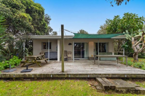 The Classic Kiwi Bach - Ohope Beach Holiday Home